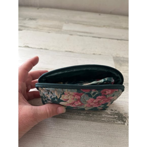 Small zippered green floral bag with matching key chain/change purse, lipstick - Picture 10 of 10
